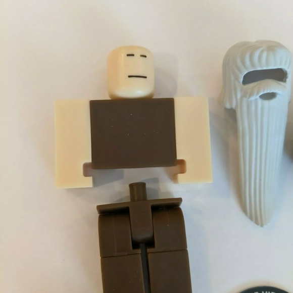 Roblox Series 10 Mystery Box Monster Islands: Odd Old Man Includes Virtual code - Picture 4 of 5